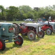 8 mai 2011  Fête du cheval Exposition de tracteurs à Tréouergat